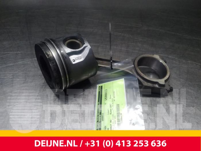 Usados Pistón Ford Transit Precio € 36,30 IVA incluido ofrecido por van Deijne Onderdelen Uden B.V.