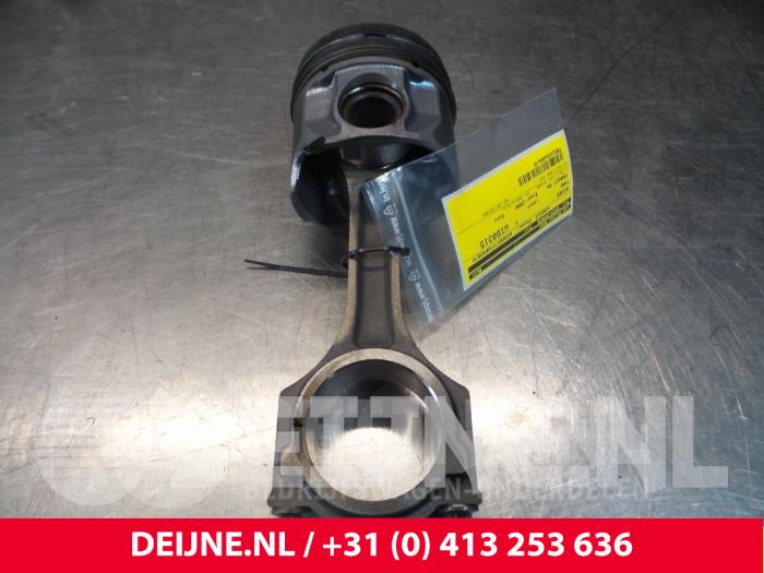 Usados Pistón Ford Transit Precio € 60,50 IVA incluido ofrecido por van Deijne Onderdelen Uden B.V.