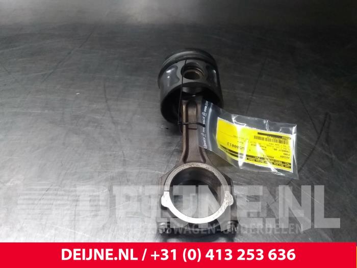 Usados Pistón Ford Transit Precio € 60,50 IVA incluido ofrecido por van Deijne Onderdelen Uden B.V.