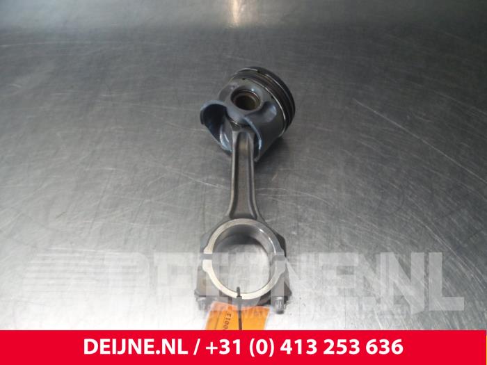 Usados Pistón Ford Transit Precio € 60,50 IVA incluido ofrecido por van Deijne Onderdelen Uden B.V.