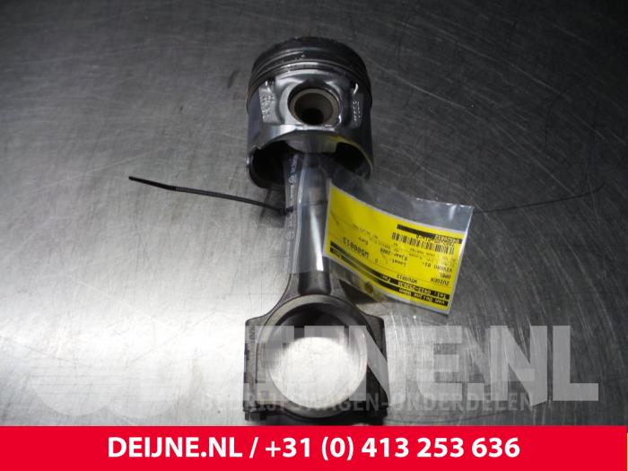 Gebrauchte Kolben Opel Vivaro Preis € 60,50 Mit Mehrwertsteuer angeboten von van Deijne Onderdelen Uden B.V.