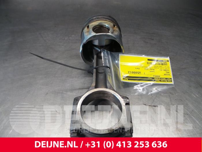 Usagé Piston Opel Vivaro Prix € 60,50 Prix TTC proposé par van Deijne Onderdelen Uden B.V.