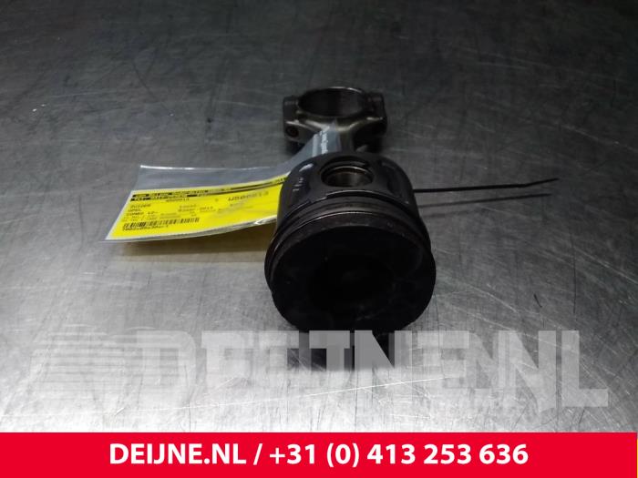 Kolben van een Opel Combo 2013