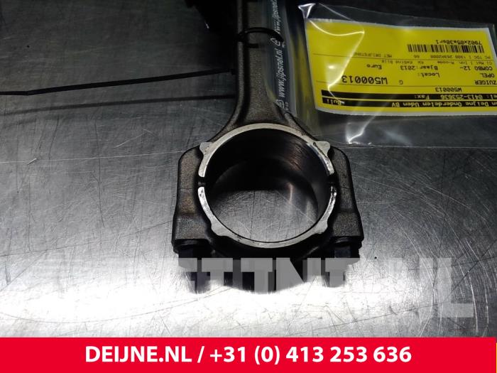 Kolben van een Opel Combo 2013