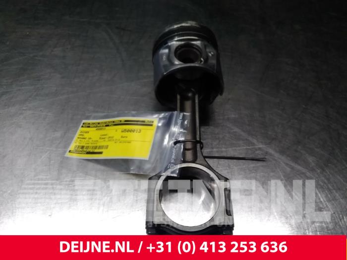 Usagé Piston Opel Movano Prix € 72,60 Prix TTC proposé par van Deijne Onderdelen Uden B.V.