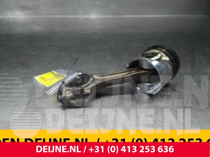 Usagé Piston Volkswagen LT II 2.8 TDI Prix € 96,80 Prix TTC proposé par van Deijne Onderdelen Uden B.V.