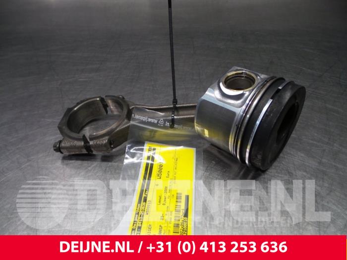 Usagé Piston Volkswagen Transporter Prix € 60,50 Prix TTC proposé par van Deijne Onderdelen Uden B.V.