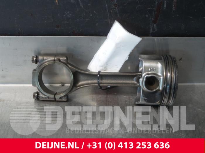 Usados Pistón Volkswagen Caddy Precio € 60,50 IVA incluido ofrecido por van Deijne Onderdelen Uden B.V.
