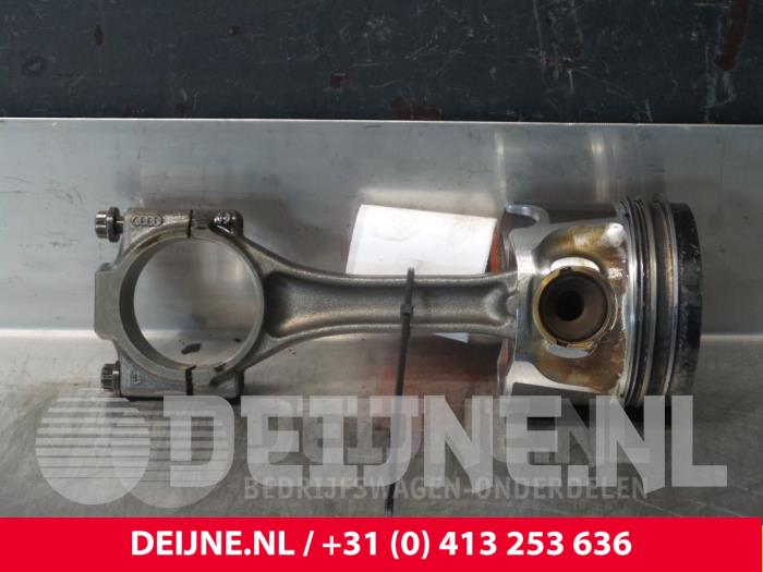 Usagé Piston Volkswagen Caddy Prix € 60,50 Prix TTC proposé par van Deijne Onderdelen Uden B.V.