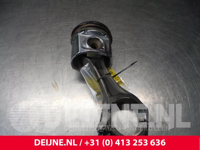 Gebrauchte Kolben Fiat Ducato Preis € 60,50 Mit Mehrwertsteuer angeboten von van Deijne Onderdelen Uden B.V.