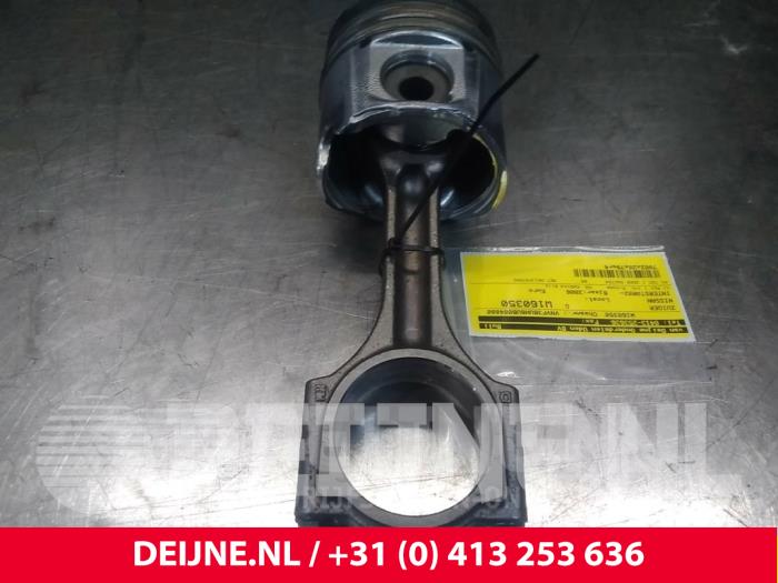 Używane Tlok Nissan Interstar Cena € 60,50 Z VAT oferowane przez van Deijne Onderdelen Uden B.V.
