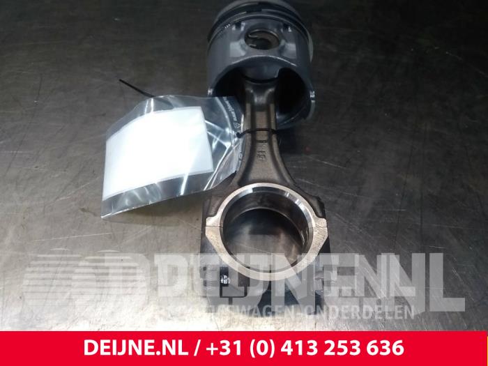 Usados Pistón Nissan Cab Star Precio € 121,00 IVA incluido ofrecido por van Deijne Onderdelen Uden B.V.