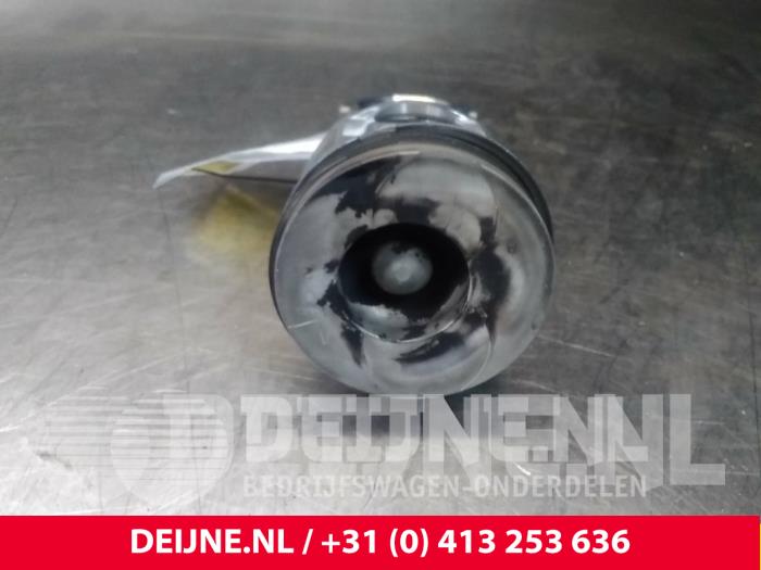 Kolben van een Nissan Cab Star 2005