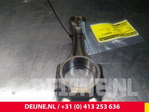 Used Connecting rod Audi A4 Price € 72,60 Inclusive VAT offered by van Deijne Onderdelen Uden B.V.