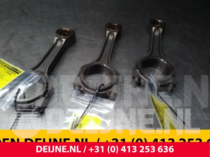 Usados Biela Ford Transit 2.2 TDCi 16V Precio € 48,40 IVA incluido ofrecido por van Deijne Onderdelen Uden B.V.