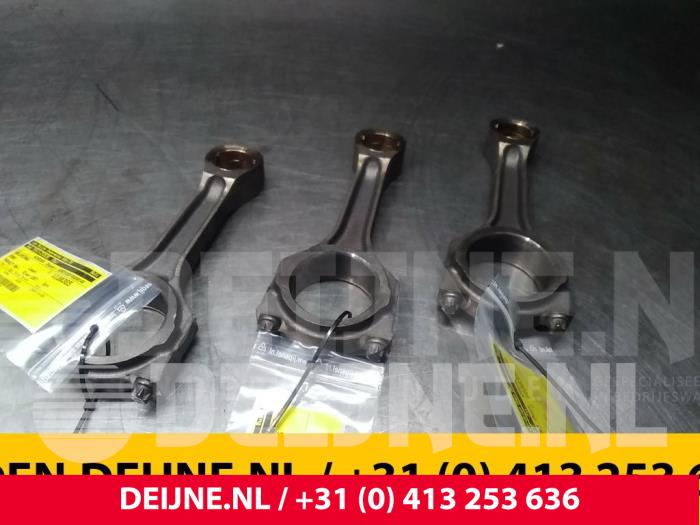 Usados Biela Ford Transit 2.2 TDCi 16V Precio € 48,40 IVA incluido ofrecido por van Deijne Onderdelen Uden B.V.