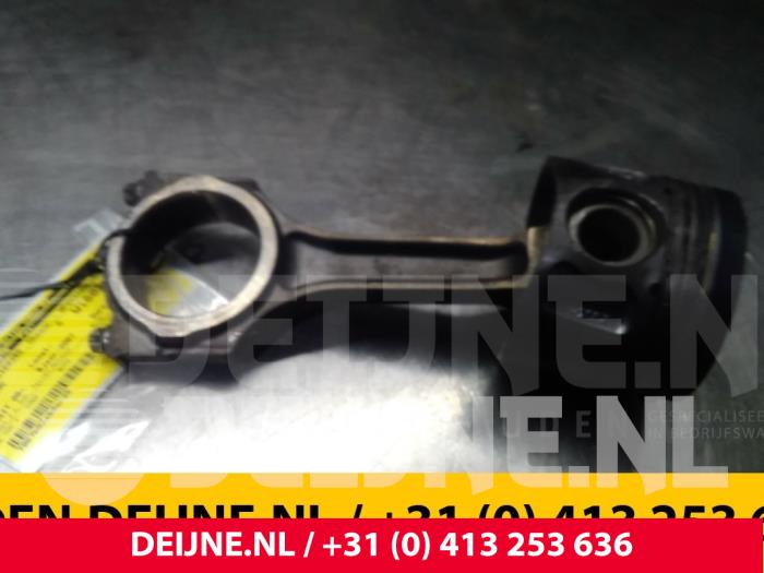 Usados Biela Ford Transit 2.2 TDCi 16V Precio € 48,40 IVA incluido ofrecido por van Deijne Onderdelen Uden B.V.