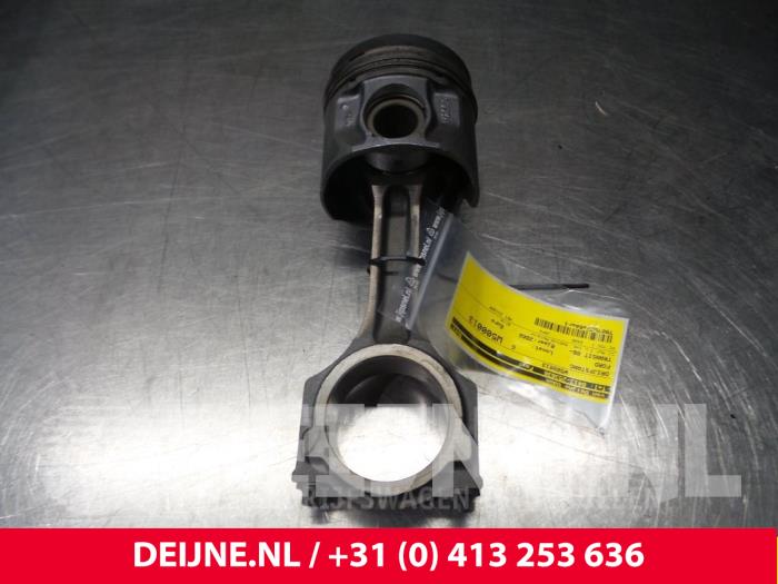 Usagé Bielle Ford Transit Prix € 96,80 Prix TTC proposé par van Deijne Onderdelen Uden B.V.