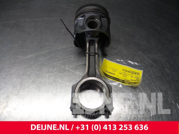 Usagé Bielle Ford Transit Prix € 96,80 Prix TTC proposé par van Deijne Onderdelen Uden B.V.