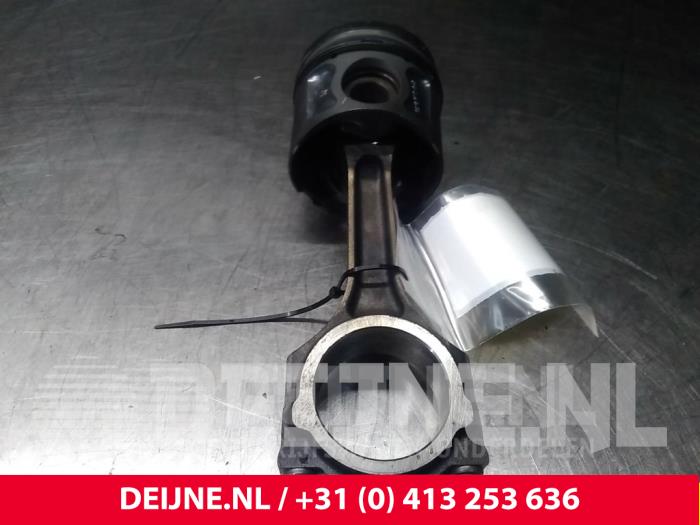 Używane Korbowód Ford Transit Cena € 96,80 Z VAT oferowane przez van Deijne Onderdelen Uden B.V.