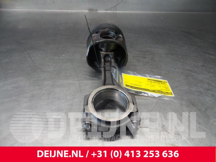 Usagé Bielle Ford Transit Prix € 96,80 Prix TTC proposé par van Deijne Onderdelen Uden B.V.