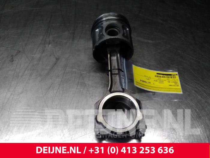 Używane Korbowód Ford Transit Cena € 48,40 Z VAT oferowane przez van Deijne Onderdelen Uden B.V.