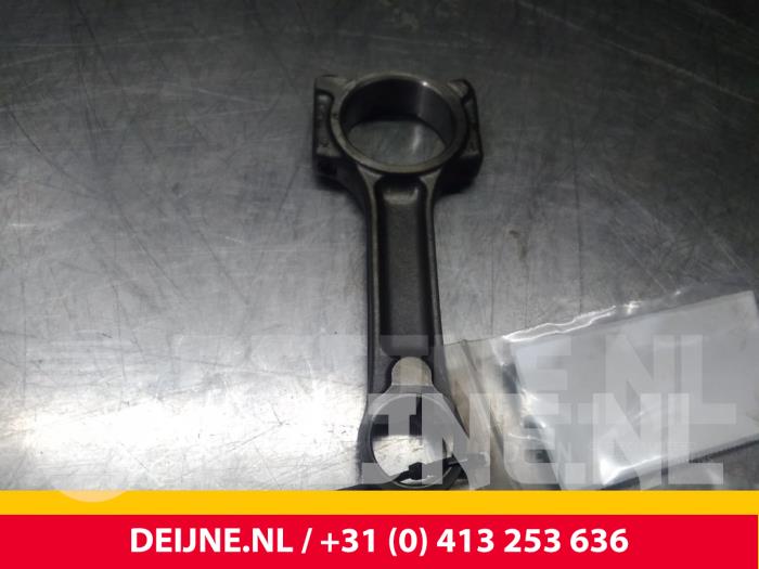 Używane Korbowód Mercedes Citan (415.6) 1.5 109 CDI Cena € 72,60 Z VAT oferowane przez van Deijne Onderdelen Uden B.V.