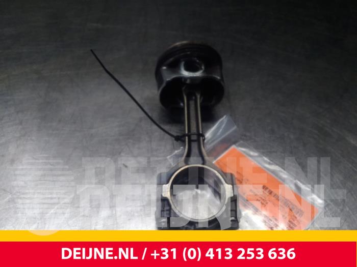 Usagé Bielle Opel Adam Prix € 84,70 Prix TTC proposé par van Deijne Onderdelen Uden B.V.