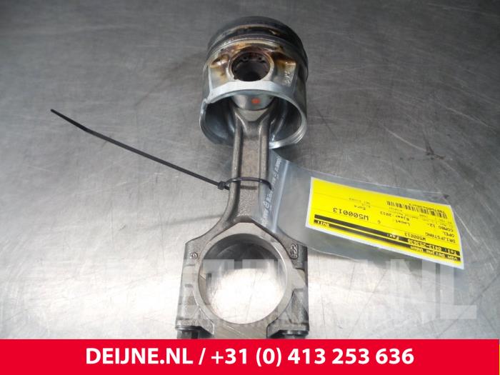 Używane Korbowód Opel Combo Cena € 90,75 Z VAT oferowane przez van Deijne Onderdelen Uden B.V.