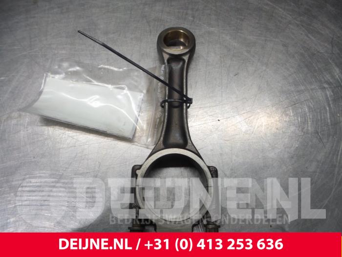 Używane Korbowód Volkswagen Crafter Cena € 121,00 Z VAT oferowane przez van Deijne Onderdelen Uden B.V.
