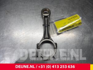 Used Connecting rod Volkswagen Crafter Price € 121,00 Inclusive VAT offered by van Deijne Onderdelen Uden B.V.
