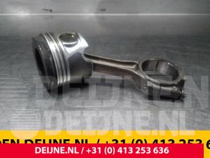 Used Connecting rod Volkswagen Crafter Price € 121,00 Inclusive VAT offered by van Deijne Onderdelen Uden B.V.