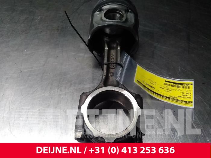 Usados Biela Hyundai H200 Precio € 90,75 IVA incluido ofrecido por van Deijne Onderdelen Uden B.V.