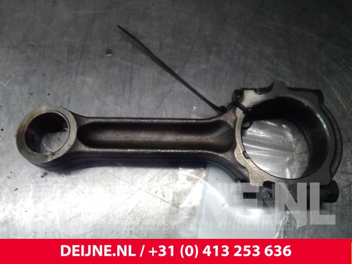 Gebrauchte Pleuelstange Nissan Cab Star Preis € 72,60 Mit Mehrwertsteuer angeboten von van Deijne Onderdelen Uden B.V.