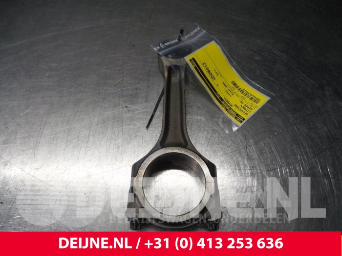 Używane Korbowód Citroen Jumper Cena € 66,55 Z VAT oferowane przez van Deijne Onderdelen Uden B.V.