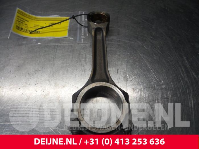 Używane Korbowód Citroen Jumper Cena € 66,55 Z VAT oferowane przez van Deijne Onderdelen Uden B.V.