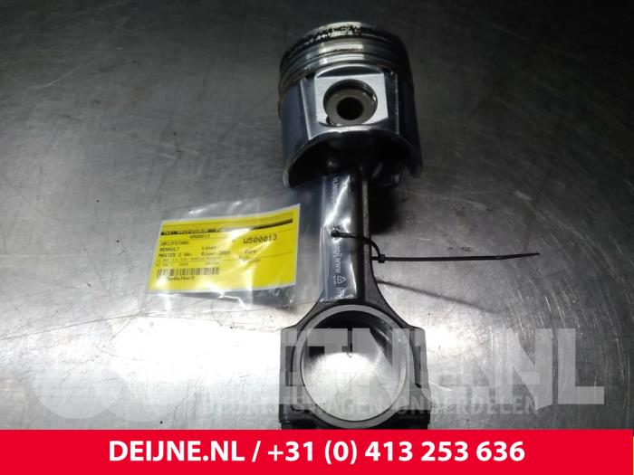 Używane Korbowód Renault Master Cena € 90,75 Z VAT oferowane przez van Deijne Onderdelen Uden B.V.