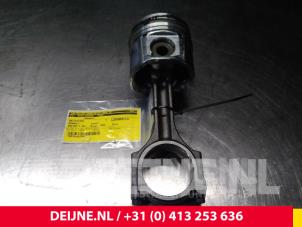 Used Connecting rod Renault Master Price € 90,75 Inclusive VAT offered by van Deijne Onderdelen Uden B.V.