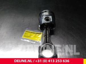 Gebrauchte Pleuelstange Renault Master Preis € 90,75 Mit Mehrwertsteuer angeboten von van Deijne Onderdelen Uden B.V.
