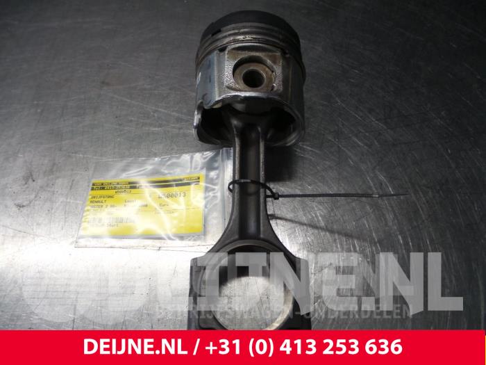 Używane Korbowód Renault Master Cena € 90,75 Z VAT oferowane przez van Deijne Onderdelen Uden B.V.