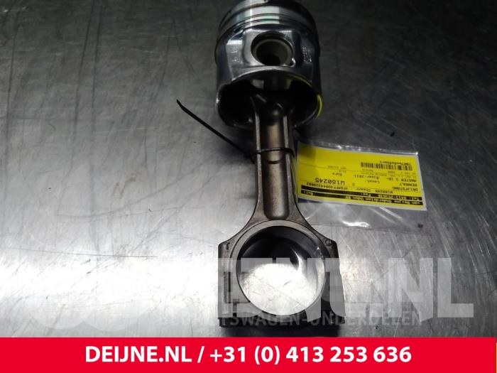 Używane Korbowód Renault Master Cena € 90,75 Z VAT oferowane przez van Deijne Onderdelen Uden B.V.