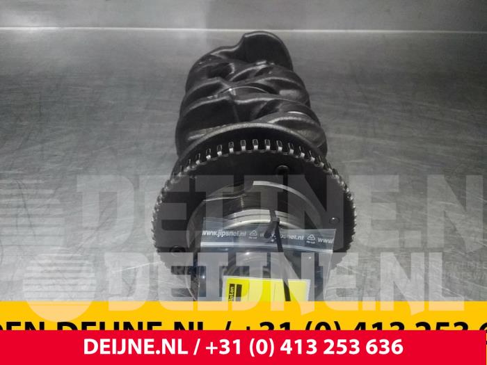 Usagé Vilebrequin Renault Trafic Prix € 211,75 Prix TTC proposé par van Deijne Onderdelen Uden B.V.