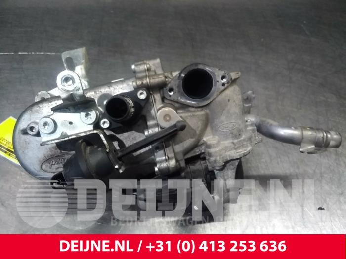 Używane Zawór EGR Ford Transit Connect (PJ2) 1.5 TDCi ECOnetic Cena € 96,80 Z VAT oferowane przez van Deijne Onderdelen Uden B.V.