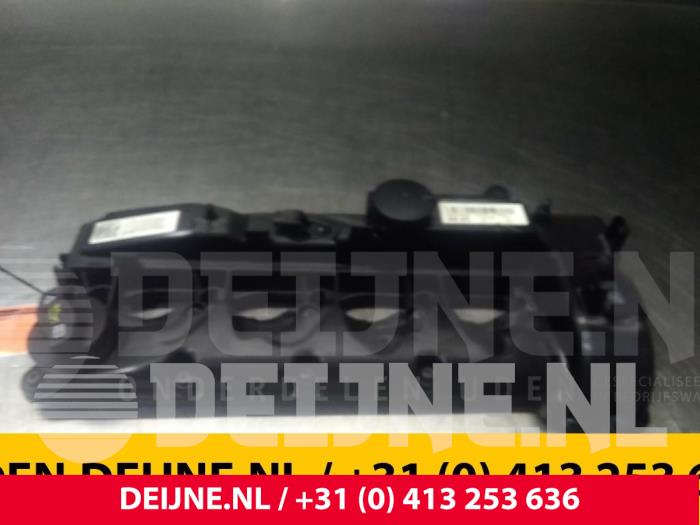 Gebrauchte Ventildeckel Mercedes B-Klasse Preis € 121,00 Mit Mehrwertsteuer angeboten von van Deijne Onderdelen Uden B.V.