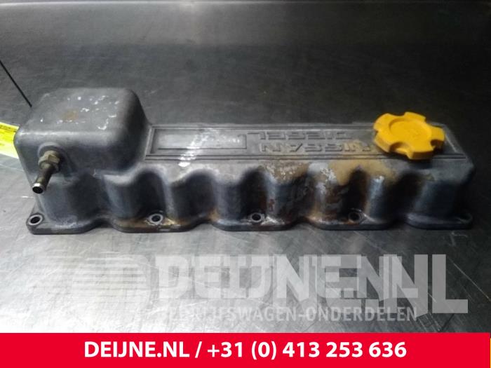 Usagé Couvercle soupapes Nissan Cab Star Prix € 84,70 Prix TTC proposé par van Deijne Onderdelen Uden B.V.