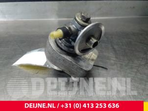 Usagé Boîtier filtre à huile Renault Kangoo Prix € 60,50 Prix TTC proposé par van Deijne Onderdelen Uden B.V.