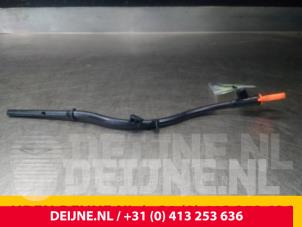 Used Oil dipstick Volkswagen Caddy III (2KA,2KH,2CA,2CH) 1.6 TDI 16V Price € 12,10 Inclusive VAT offered by van Deijne Onderdelen Uden B.V.