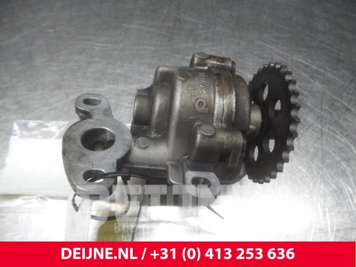 Używane Pompa oleju Ford Transit Cena € 72,60 Z VAT oferowane przez van Deijne Onderdelen Uden B.V.