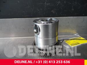 Usados Bomba de aceite Mercedes Vito Precio € 108,90 IVA incluido ofrecido por van Deijne Onderdelen Uden B.V.