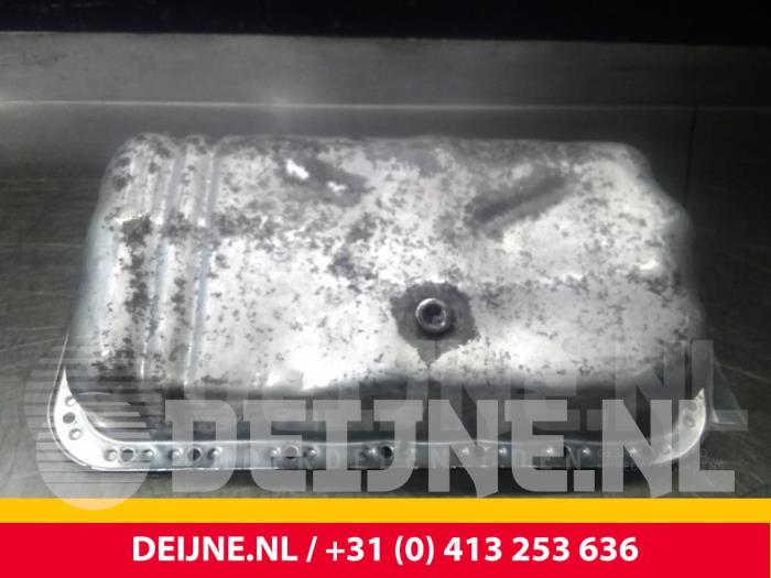Gebrauchte Ölwanne Opel Vivaro Preis € 42,35 Mit Mehrwertsteuer angeboten von van Deijne Onderdelen Uden B.V.
